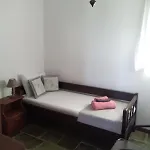 Evia Escape *