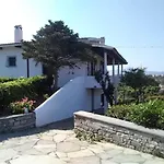 Evia Escape *