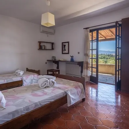 Evia Escape Nyaraló *