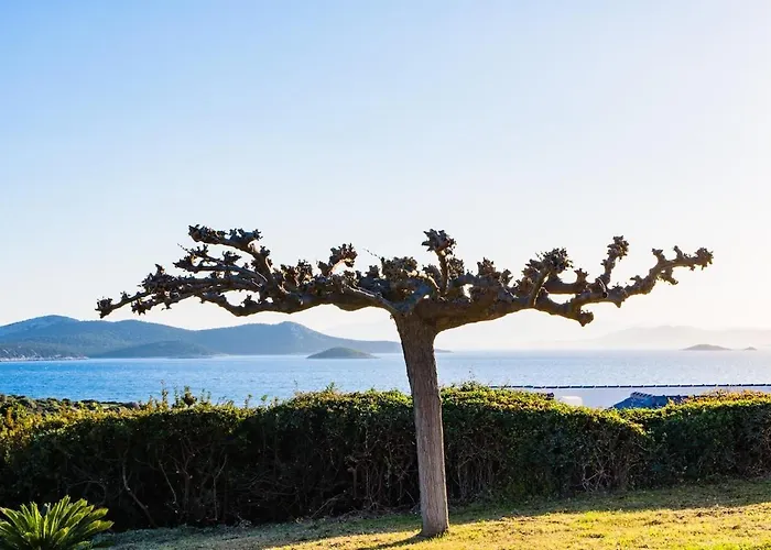 Evia Escape Vathirrevma